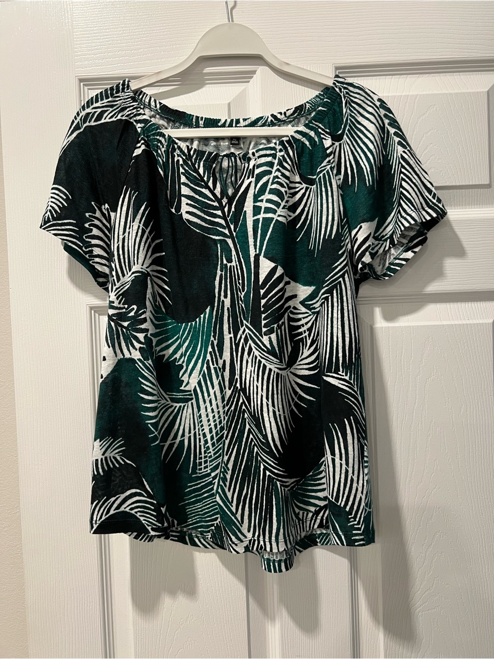 Talbots MP Green & White Tropical Leaf Short Sleeve Blouse